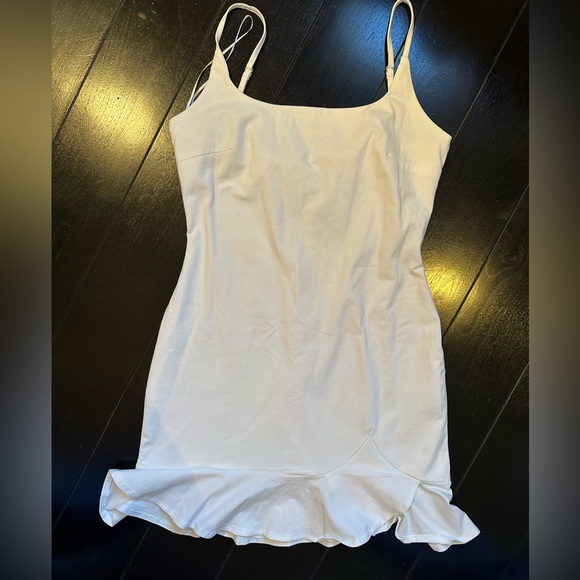 Princess Polly Dresses & Skirts - White princess polly mini dress size 6.